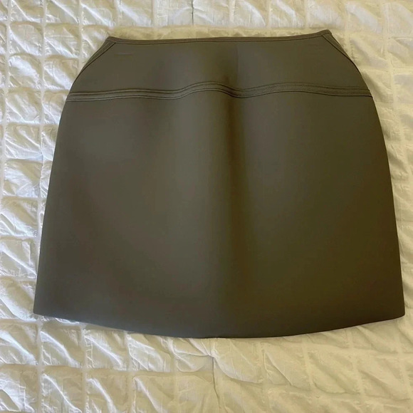 Skims gray rubberized scuba front zip mini skirt - Picture 9 of 11